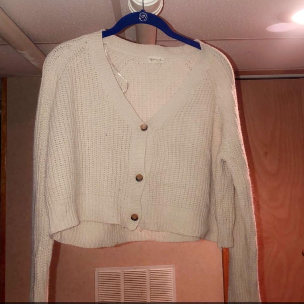 Knitted crop